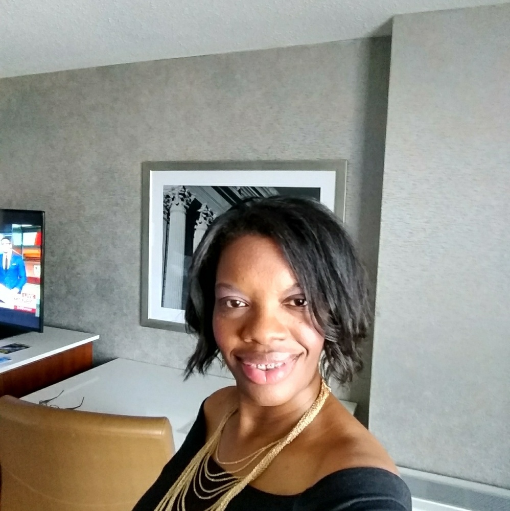 Meet your Posher, Toyia